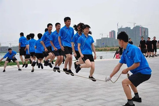 團(tuán)隊跳繩